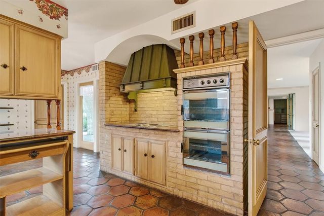 4925 Cherry Hills Dr, Corpus Christi, TX 78413