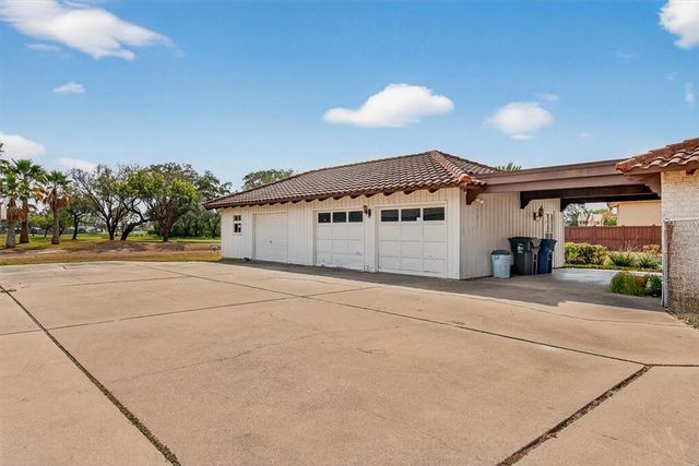 4925 Cherry Hills Dr, Corpus Christi, TX 78413