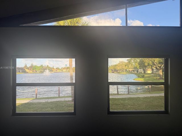 516 Briarwood Cir 1-51, Hollywood, FL 33024