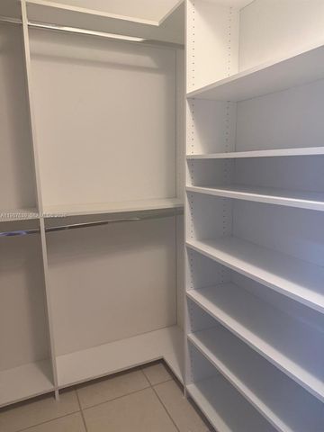 516 Briarwood Cir 1-51, Hollywood, FL 33024