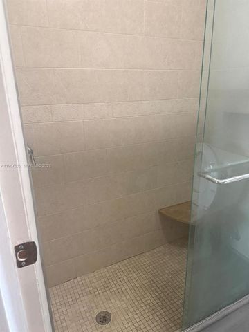 516 Briarwood Cir 1-51, Hollywood, FL 33024