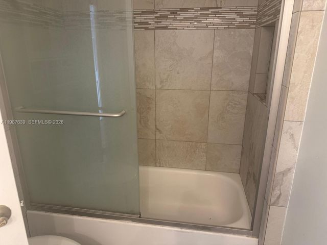 516 Briarwood Cir 1-51, Hollywood, FL 33024