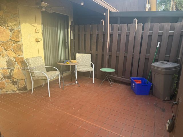 516 Briarwood Cir 1-51, Hollywood, FL 33024