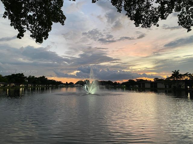 516 Briarwood Cir 1-51, Hollywood, FL 33024