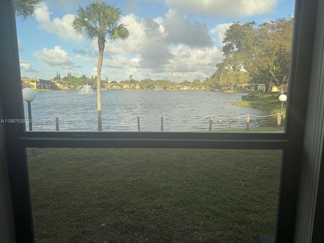 516 Briarwood Cir 1-51, Hollywood, FL 33024