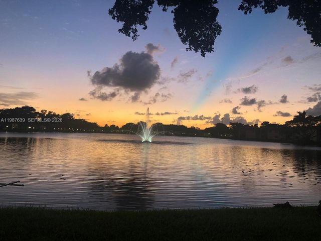 516 Briarwood Cir 1-51, Hollywood, FL 33024