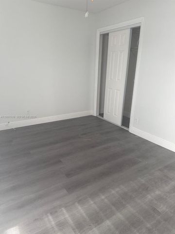 516 Briarwood Cir 1-51, Hollywood, FL 33024