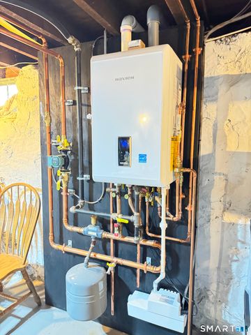 73 Lockhart Avenue, Waterbury, CT 06705