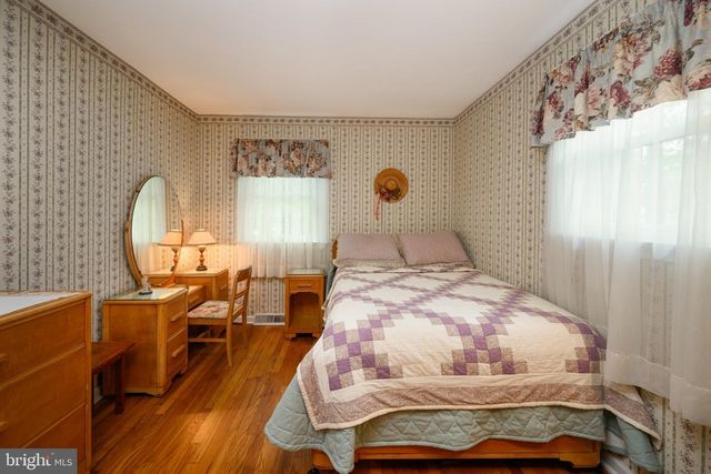 8 MCKINLEY AVE, Blackwood, NJ 08012