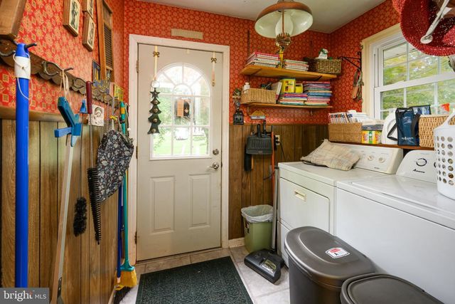 8 MCKINLEY AVE, Blackwood, NJ 08012