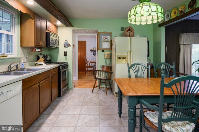 8 MCKINLEY AVE, Blackwood, NJ 08012