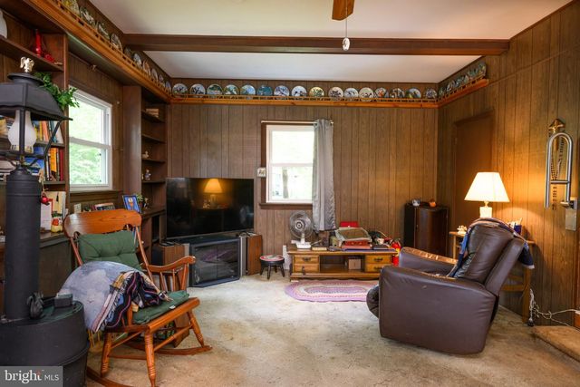 8 MCKINLEY AVE, Blackwood, NJ 08012