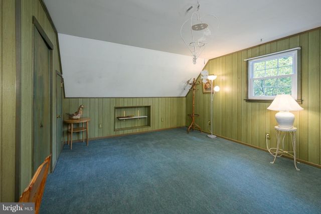 8 MCKINLEY AVE, Blackwood, NJ 08012