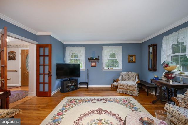 8 MCKINLEY AVE, Blackwood, NJ 08012