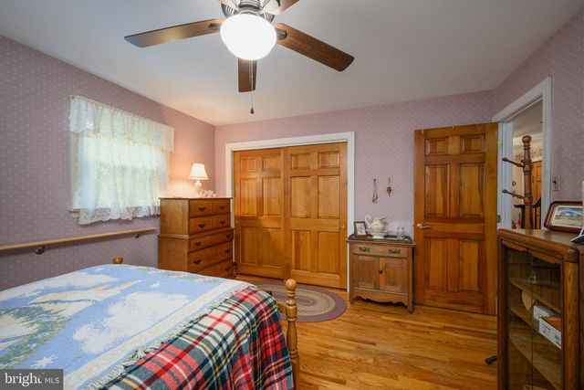 8 MCKINLEY AVE, Blackwood, NJ 08012