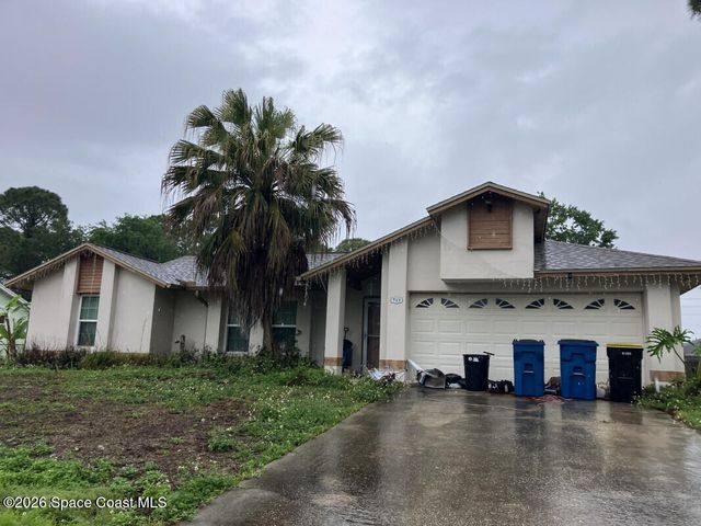 713 Kempten Street NW, Palm Bay, FL 32907