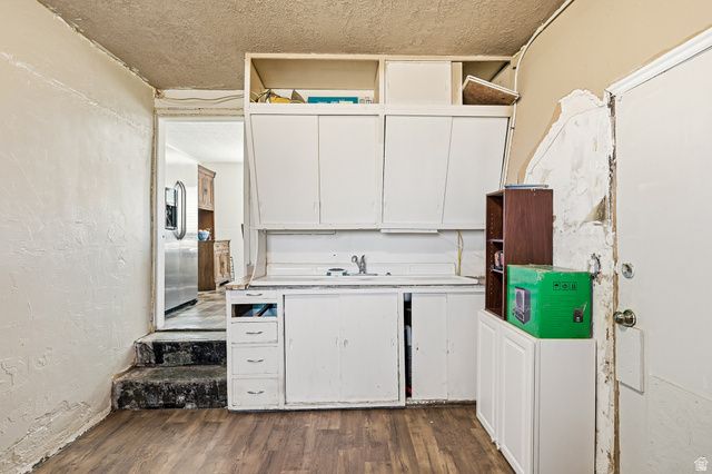 150 W 300 S, Parowan, UT 84761