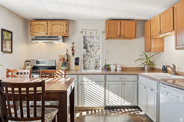 150 W 300 S, Parowan, UT 84761