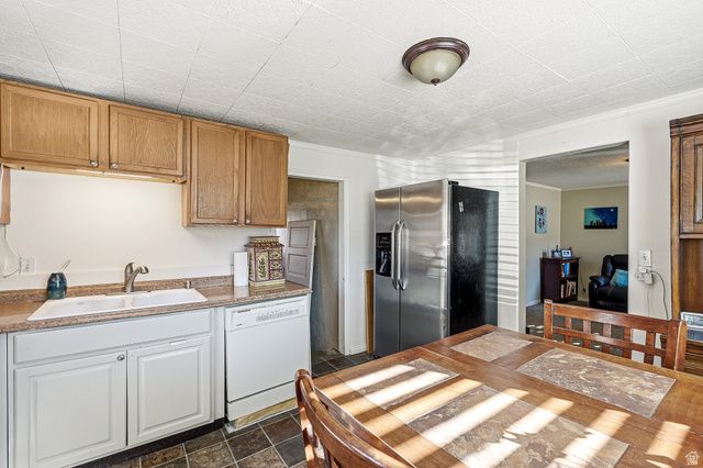 150 W 300 S, Parowan, UT 84761