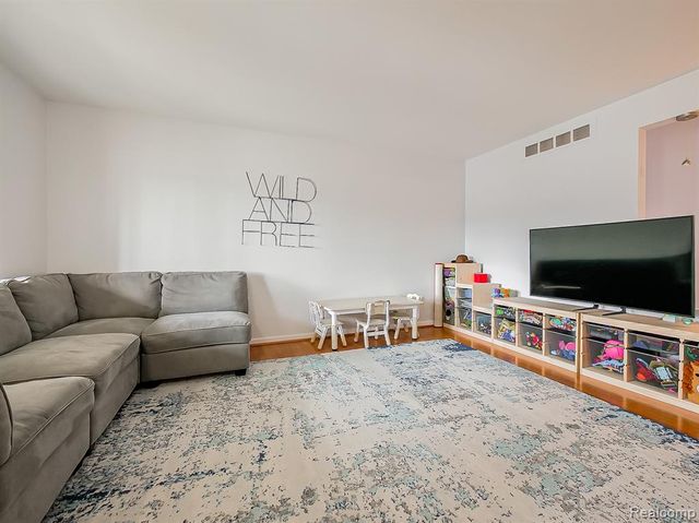 15657 Lauren, Fraser, MI 48026