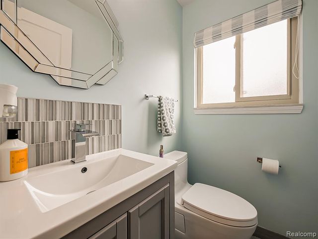 15657 Lauren, Fraser, MI 48026