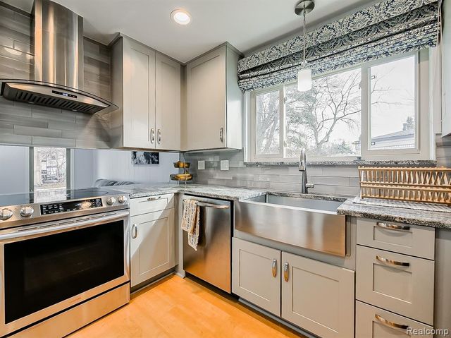 15657 Lauren, Fraser, MI 48026