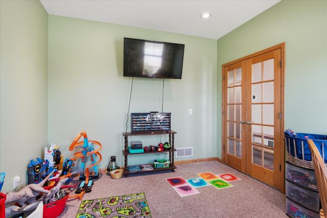1408 Singing Hills Drive SE, Lonsdale, MN 55046