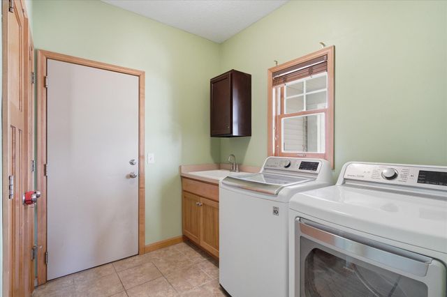 1408 Singing Hills Drive SE, Lonsdale, MN 55046
