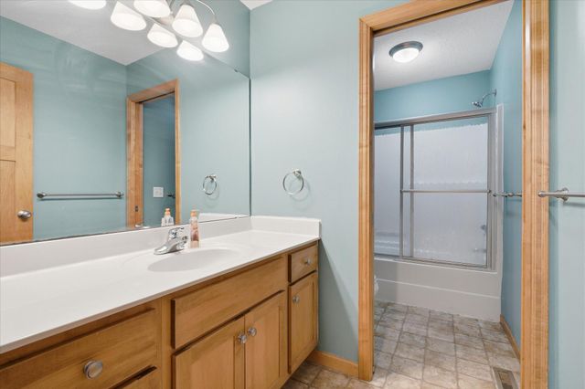 1408 Singing Hills Drive SE, Lonsdale, MN 55046