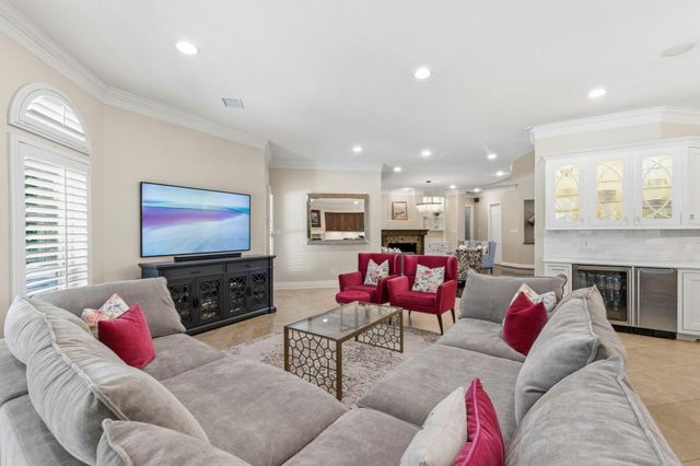 63 NW Chancery Place NW, The Woodlands, TX 77381