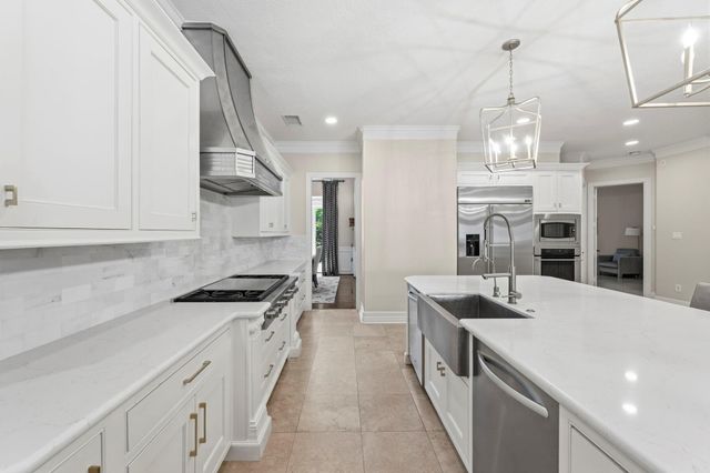 63 NW Chancery Place NW, The Woodlands, TX 77381