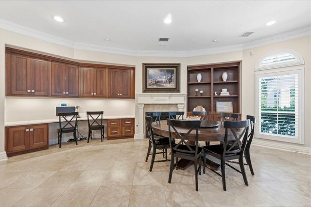 63 NW Chancery Place NW, The Woodlands, TX 77381
