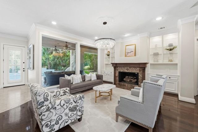 63 NW Chancery Place NW, The Woodlands, TX 77381
