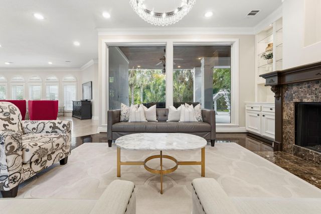 63 NW Chancery Place NW, The Woodlands, TX 77381