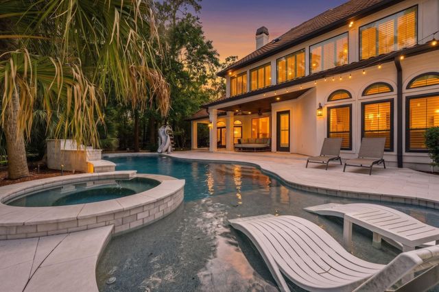 63 NW Chancery Place NW, The Woodlands, TX 77381