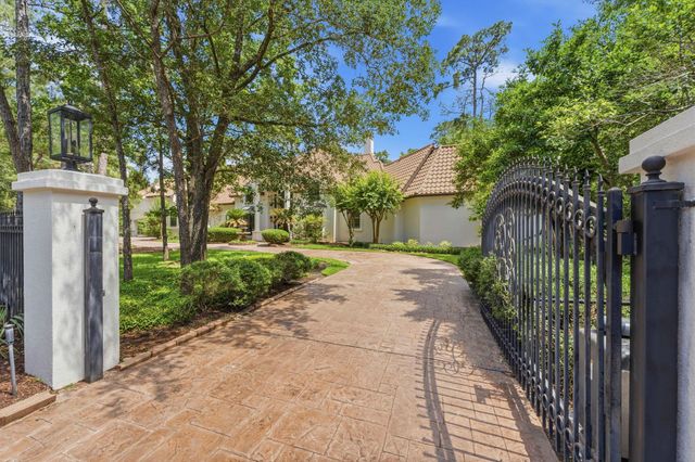 63 NW Chancery Place NW, The Woodlands, TX 77381