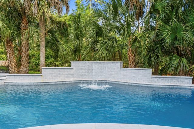63 NW Chancery Place NW, The Woodlands, TX 77381