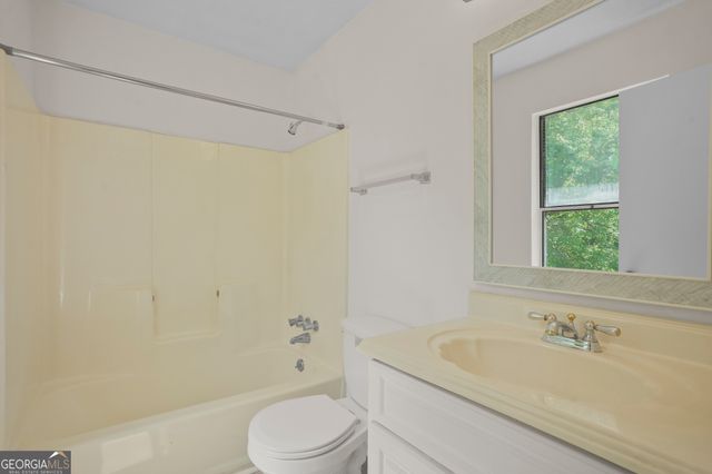 4975 Galbraith Circle, Stone Mountain, GA 30088