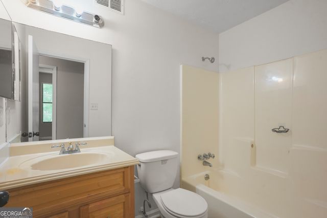 4975 Galbraith Circle, Stone Mountain, GA 30088