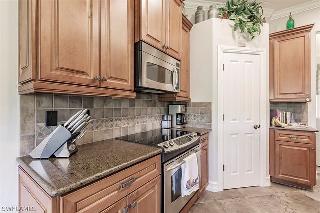 6105 Dogleg DR, Naples, FL 34113