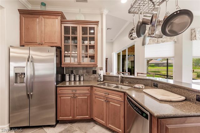 6105 Dogleg DR, Naples, FL 34113