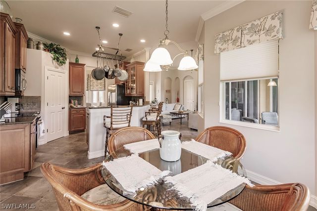 6105 Dogleg DR, Naples, FL 34113