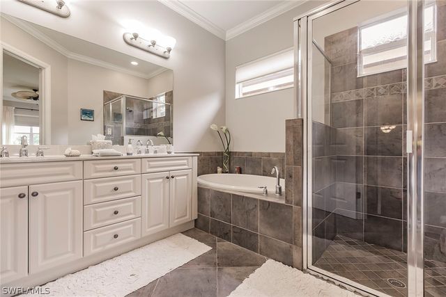 6105 Dogleg DR, Naples, FL 34113