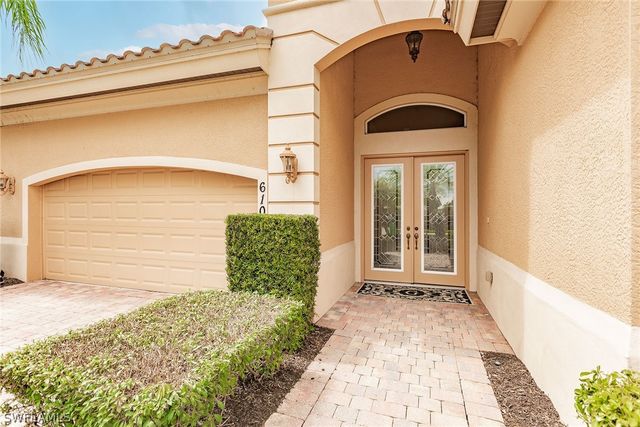 6105 Dogleg DR, Naples, FL 34113