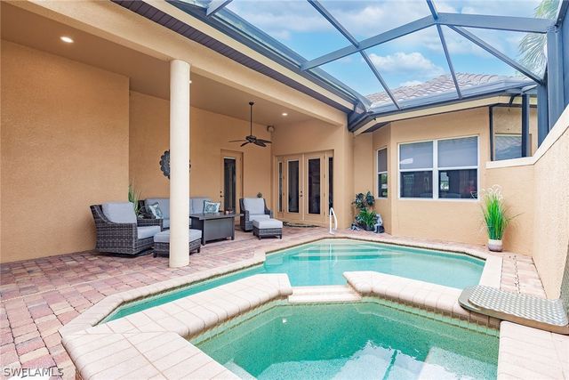 6105 Dogleg DR, Naples, FL 34113