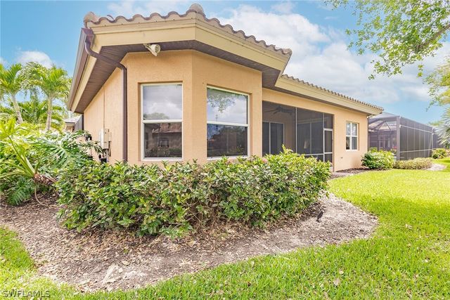 6105 Dogleg DR, Naples, FL 34113