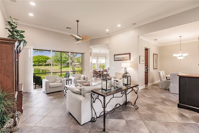 6105 Dogleg DR, Naples, FL 34113