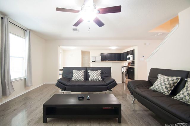 10106 CEDARCLIFF, San Antonio, TX 78245