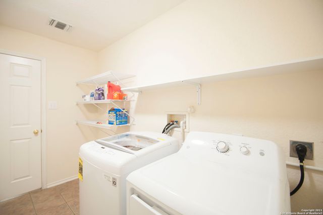 10106 CEDARCLIFF, San Antonio, TX 78245