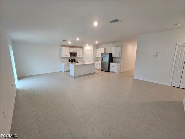 17316 Cantu CT, North Fort Myers, FL 33917